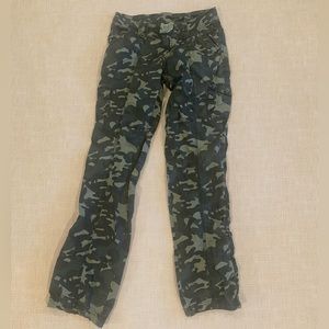Levi’s Youth size 16 Camouflage Cargo pants